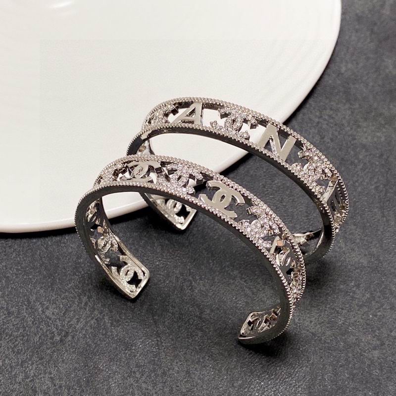 Chanel Bracelet 07yxs32